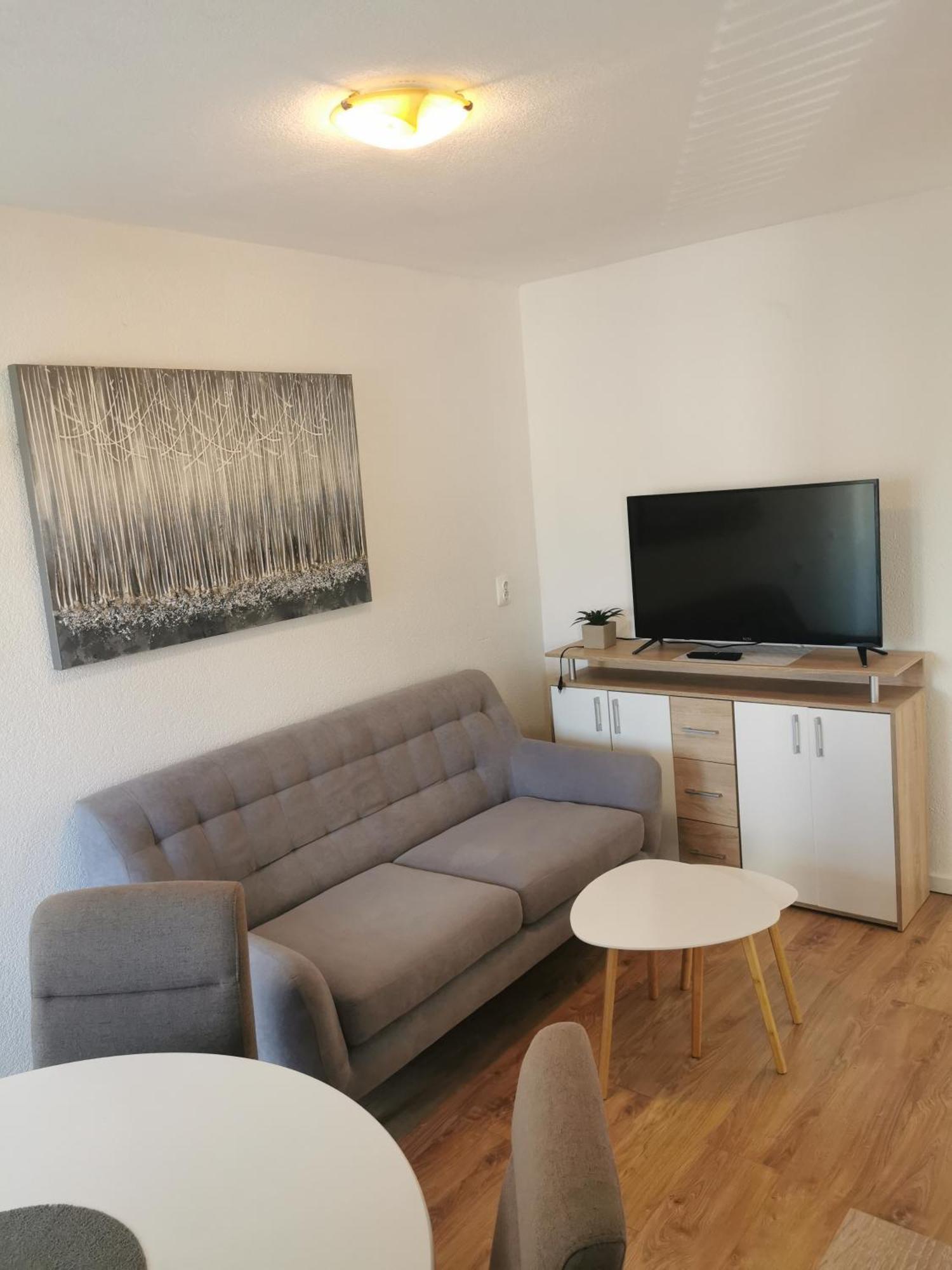 Apartment Tonio - Right On The Main Square Gospić Eksteriør bilde